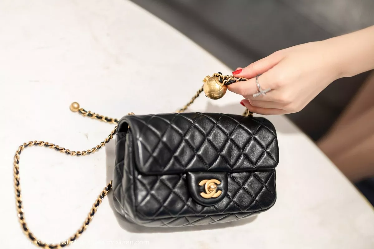 [YouMi尤蜜荟]第832期奶瓶土肥圆写真-秀人资源网